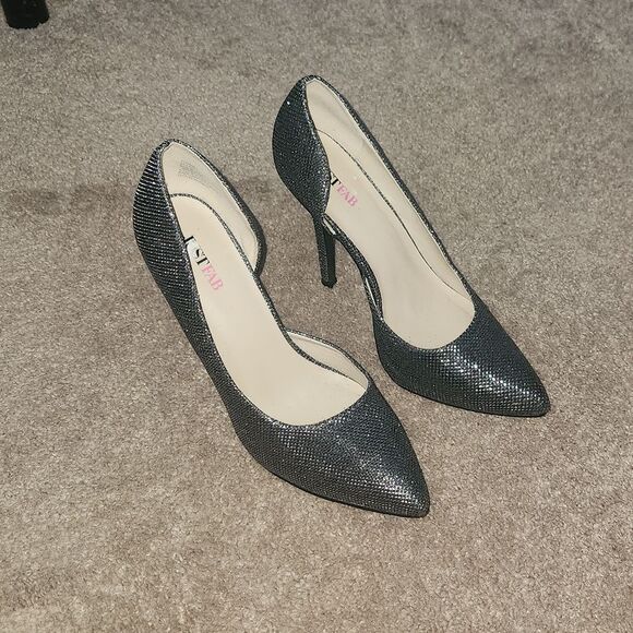 Just Fab Silver Metallic Heels Size 6.5 Clorence - Picture 1 of 2